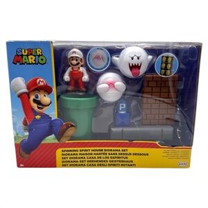 New World Of Nintendo Super Mario Spinning Spirit House Playset & Diorama Set